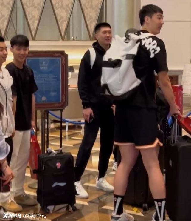 女友的大胸姐姐