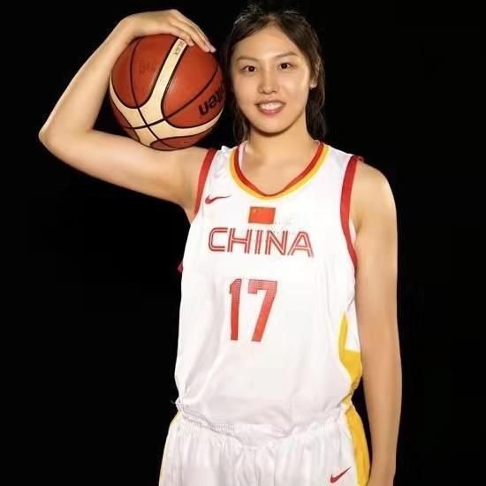 俄罗斯女人下边大黑β